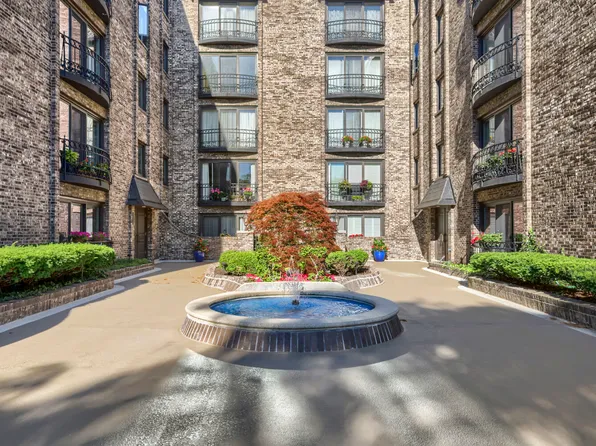1005 Bonnie Brae Pl APT 4D, River Forest, IL 60305