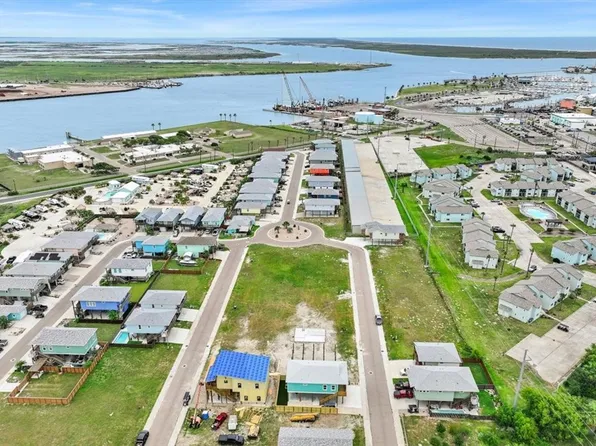 214 Port Arthur St, Port Aransas, TX 78373