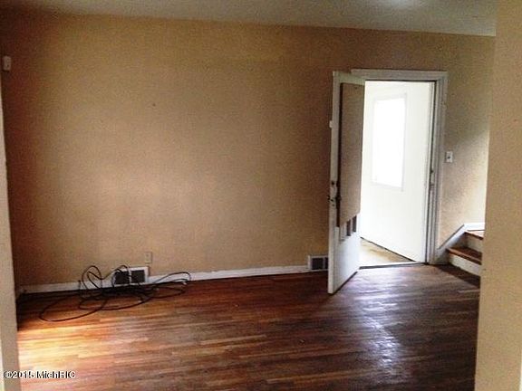 4th image of 1132 Dallas Ave SE