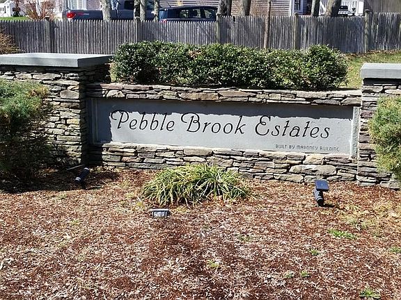 2nd image of 12 Pebble Brook Dr