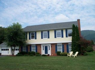 5521 Winesap Dr, Roanoke, VA 24019