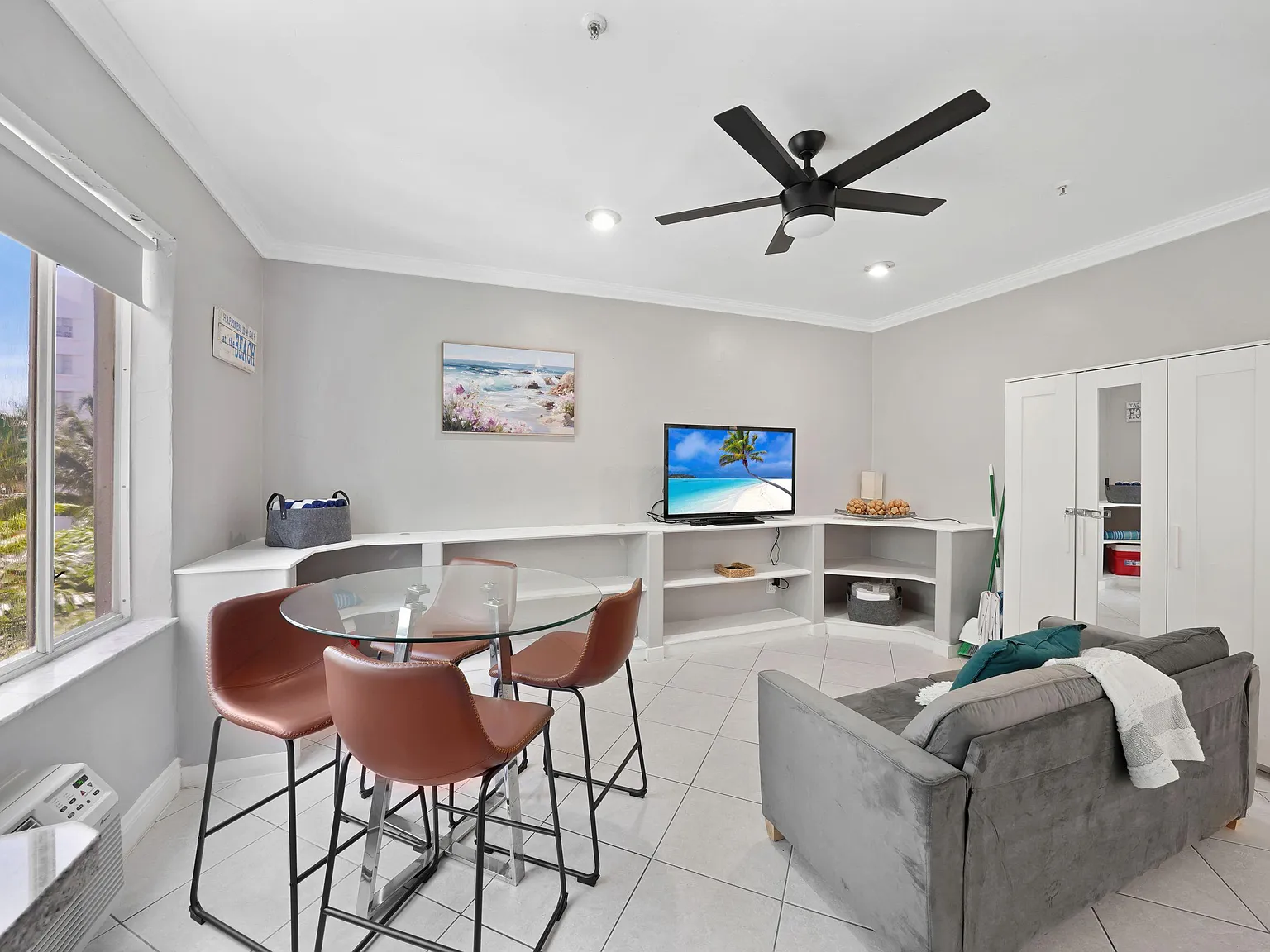 Studio, 1.0 bath, 340 sqft, $2,099 — Photo 2