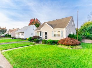 16 Dodge Dr, Hamilton, NJ 08610