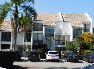 2704 Bridgewood Dr, Boca Raton, FL 33434