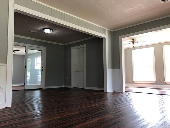 5th image of 387 Old Petross Cir