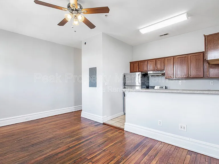 1124 Hull St #D — Photo 6