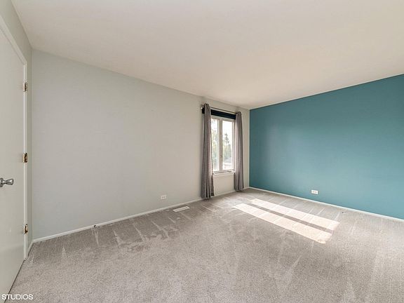 4th image of 1067 Cove Dr #140B