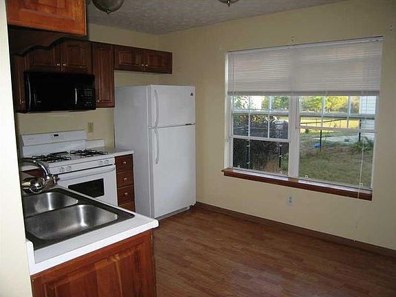 4th image of 6686 Wimbledon Dr