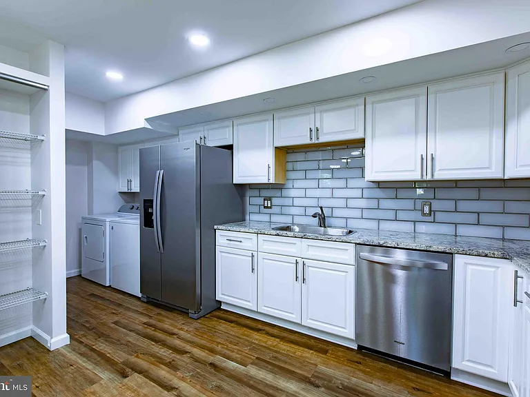 1 Stonehenge Cir #2 — Photo 14