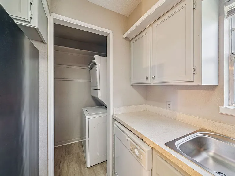 4218 S Rockford Ave #B — Photo 7