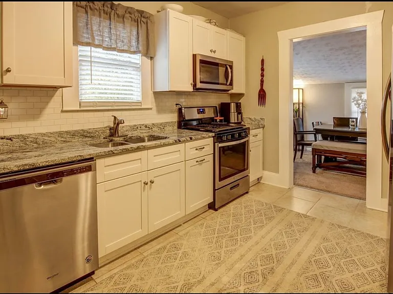 1837 Dorsey Ave — Photo 13
