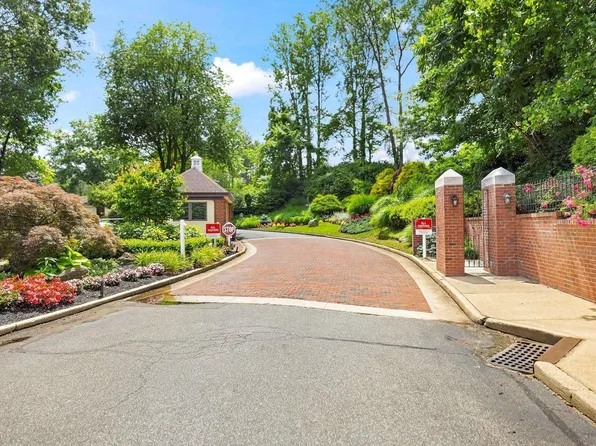 239 Lapwing #239, Manhasset, NY 11030