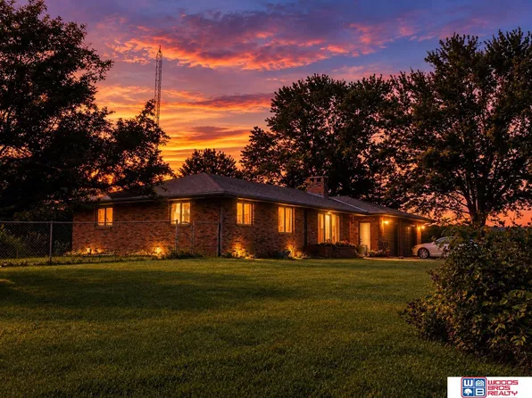 2259 County Road V, De Witt, NE 68341
