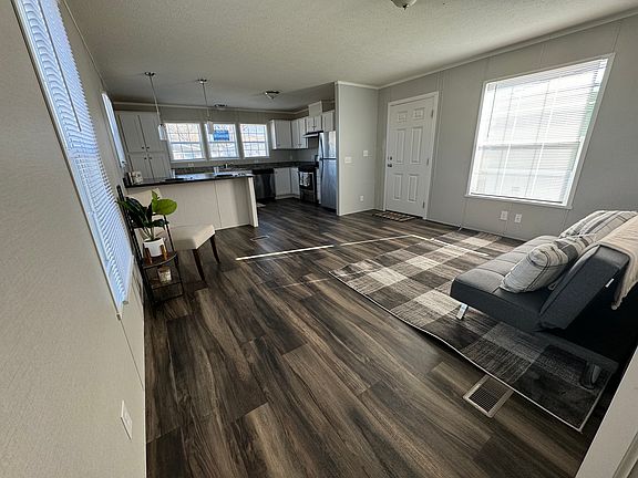 4th image of 373 Columbine Dr #99