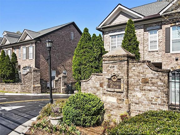 2nd image of 2663 Rivers Edge Dr NE