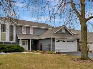 555 Tewksbury Cir, Oswego, IL 60543