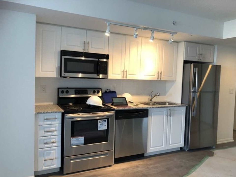 2nd image of 3091 Dufferin St #204