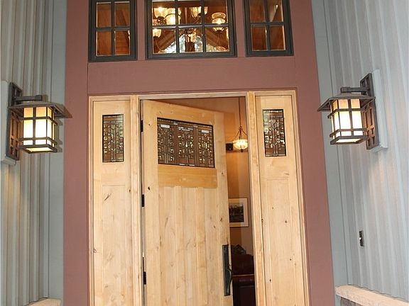 Solid Wood Doors Throughout. Excellent Condition!