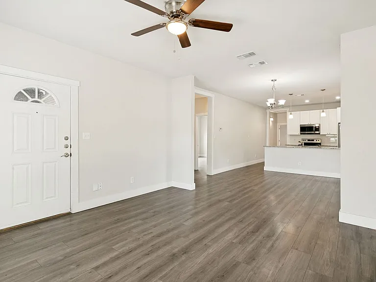 1201 S Palmetto — Photo 7