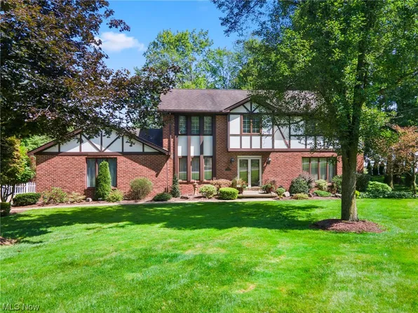 4431 Yakata Dora Dr, Youngstown, OH 44511