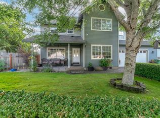 1200 Edgewater Ln, Cottage Grove, OR 97424