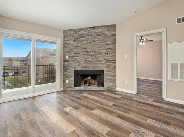 18800 Egret Bay Blvd APT 306, Houston, TX 77058