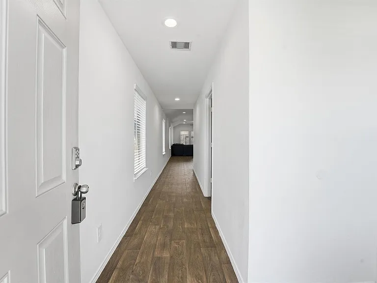 2419 Roaming Elk Ct — Photo 2