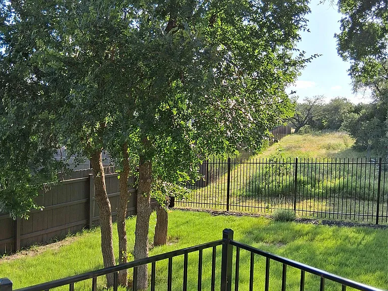2121 Golden Grain Ln — Photo 12