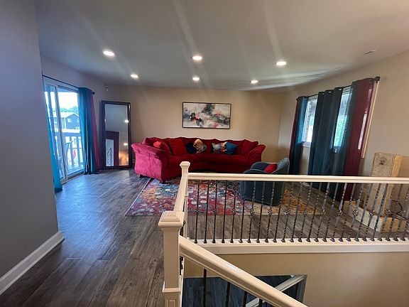 4th image of 56 Timberlane Rd