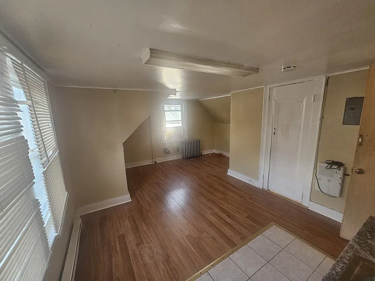 50 Underwood St #3 — Photo 3