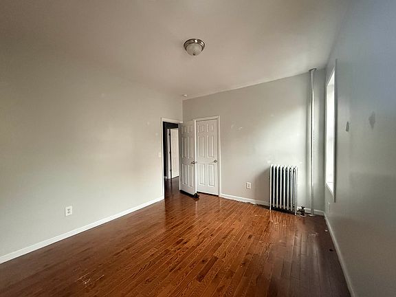 5th image of 141 Nagle Ave APT 3F