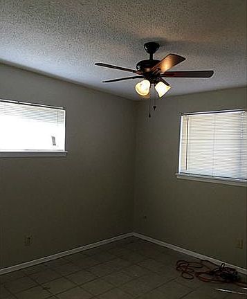 5th image of 10525 Warren St