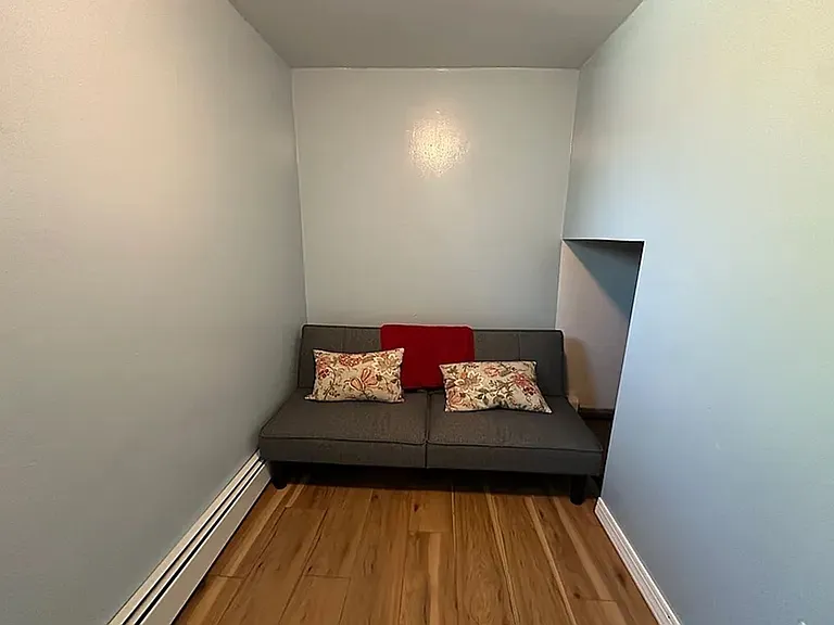 203 Pleasant St — Photo 18