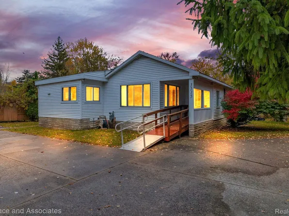 3515 Shreeve Ct, Burtchville, MI 48059