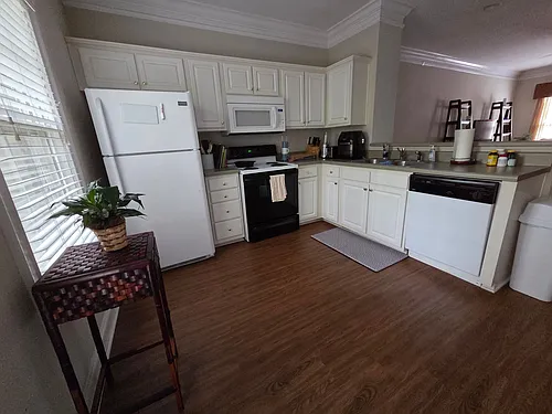 101 Woodlake Dr #406 Photo 1