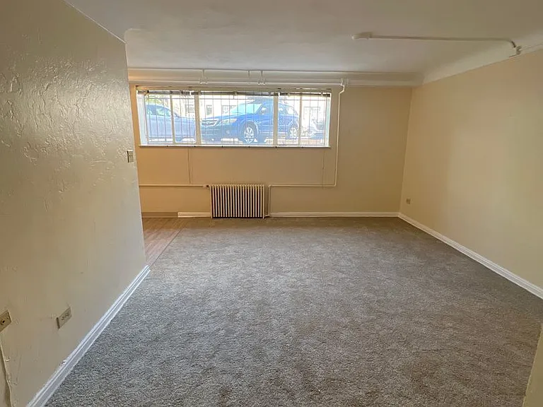 Goldsborough Apartments — Photo 8