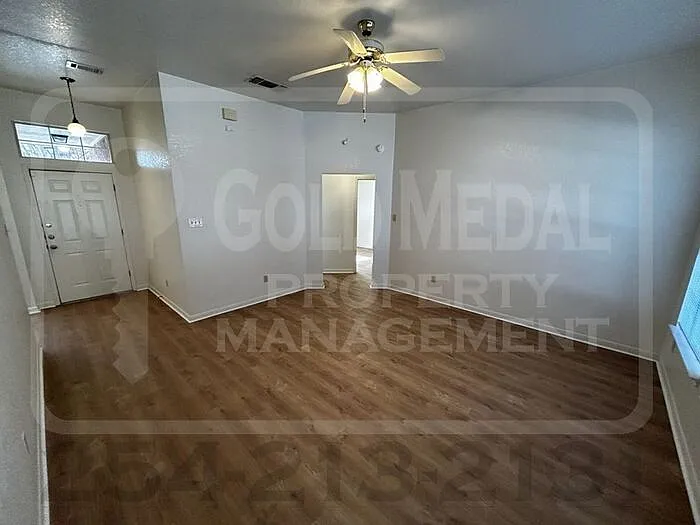 Building Photo - 1805 Diana Ln