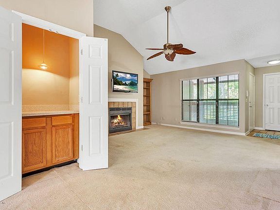 5th image of 3006 Branch Wood Ln #3006