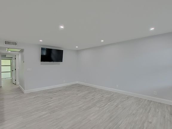4th image of 1013 Lyndhurst #H
