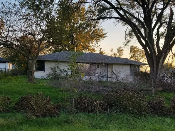 817 W Windsor Ave, Crete, IL 60417