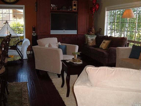 4th image of 2001 Caulfield Ln