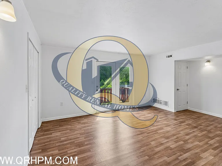 10149 Corunna Rd — Photo 4