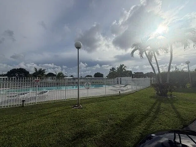 2 bed, 2.0 bath, 1975 sqft, $1,700 — Photo 3
