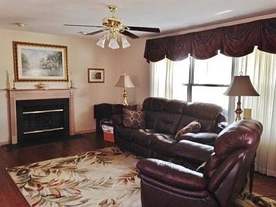 2nd image of 476 Ablemarle Cir