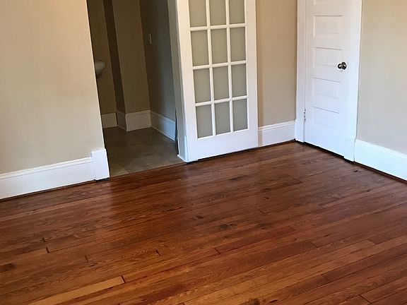 2nd image of 1619 Elwood Ave