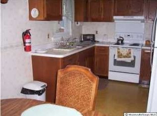 5 Raleigh Ln, Marlton, NJ 08053