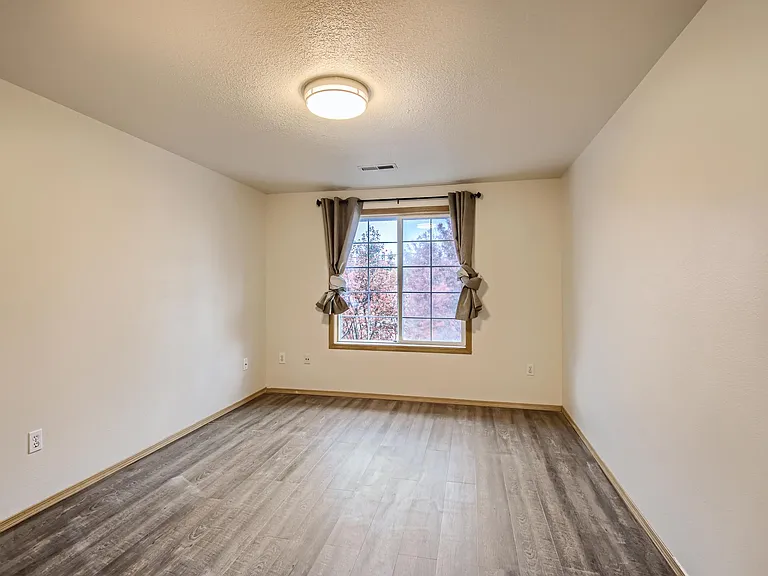 14318 SE Stark St #1 — Photo 13
