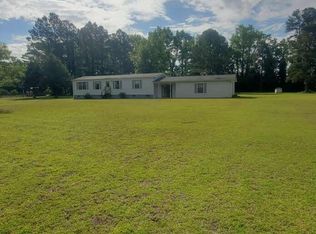 250 Mallard Roost Dr, Burgaw, NC 28425
