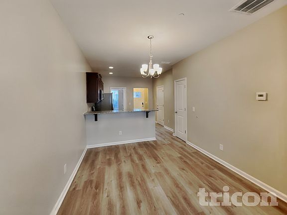 5th image of 211 Ashmere Ct