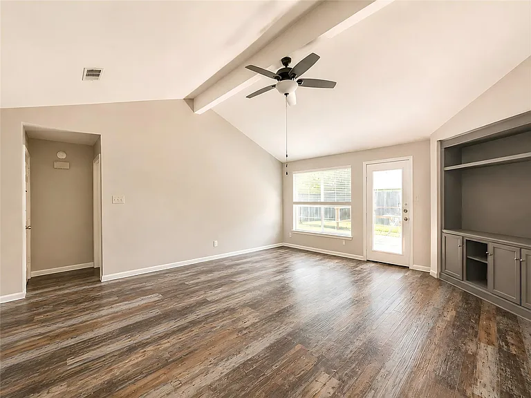 12710 Fenimore Ct — Photo 4
